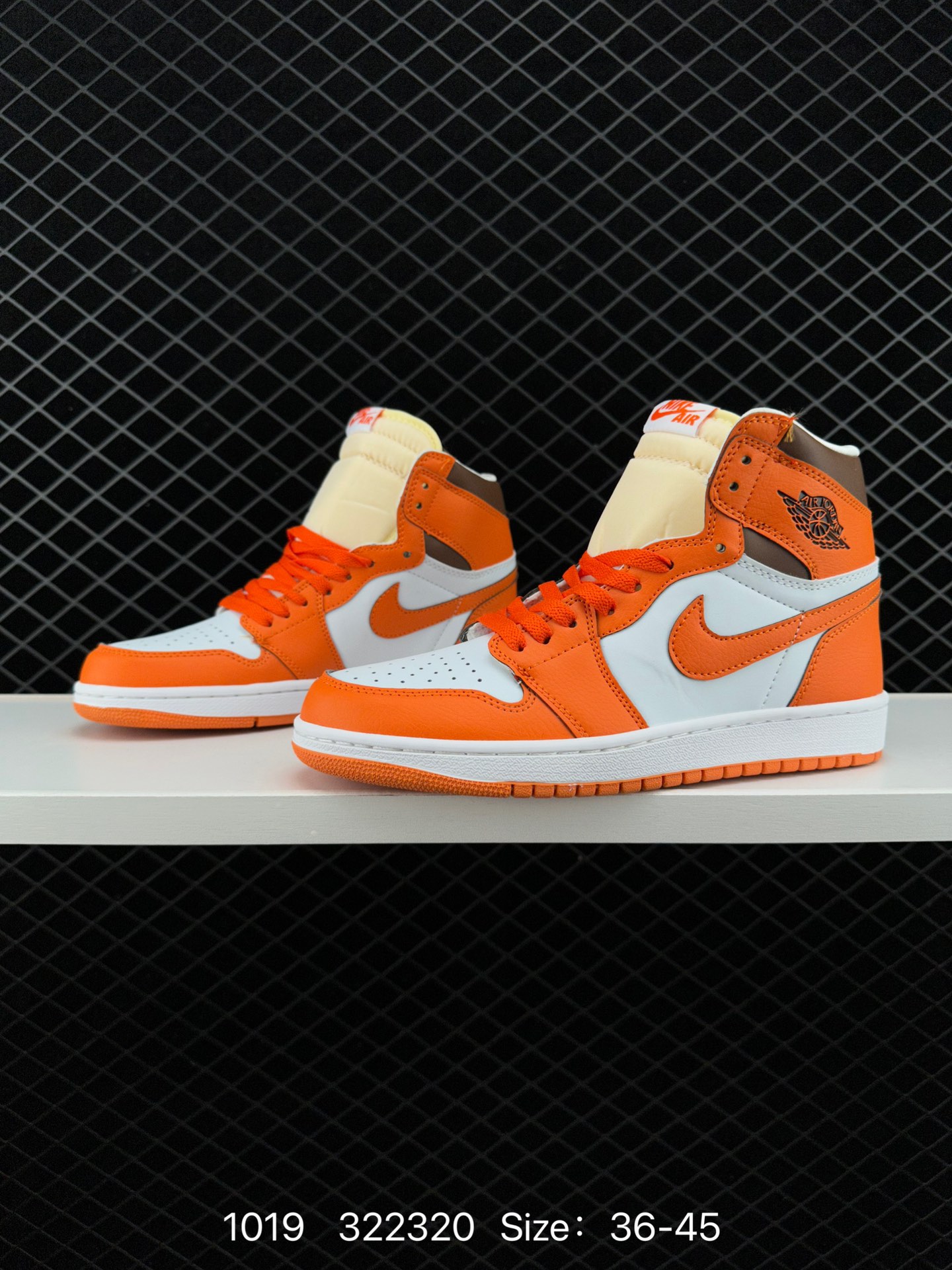 Nike Air Jordan 1 Retro High OG”Black/White“